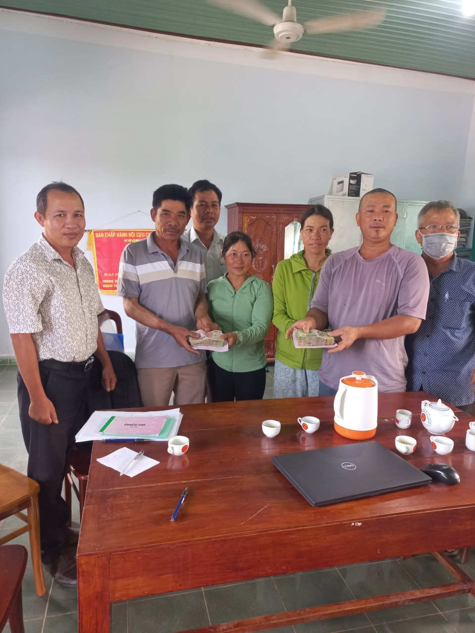 HỘI NÔNG DÂN XÃ EA PHÊ THỰC HIỆN CÔNG TÁC ỦY THÁC CÙNG NHCS XH HUYỆN KRÔNG PẮC
